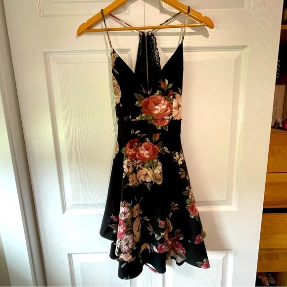 Eclipse Dresses & Skirts - Eclipse-Flowered lace back dress-size small